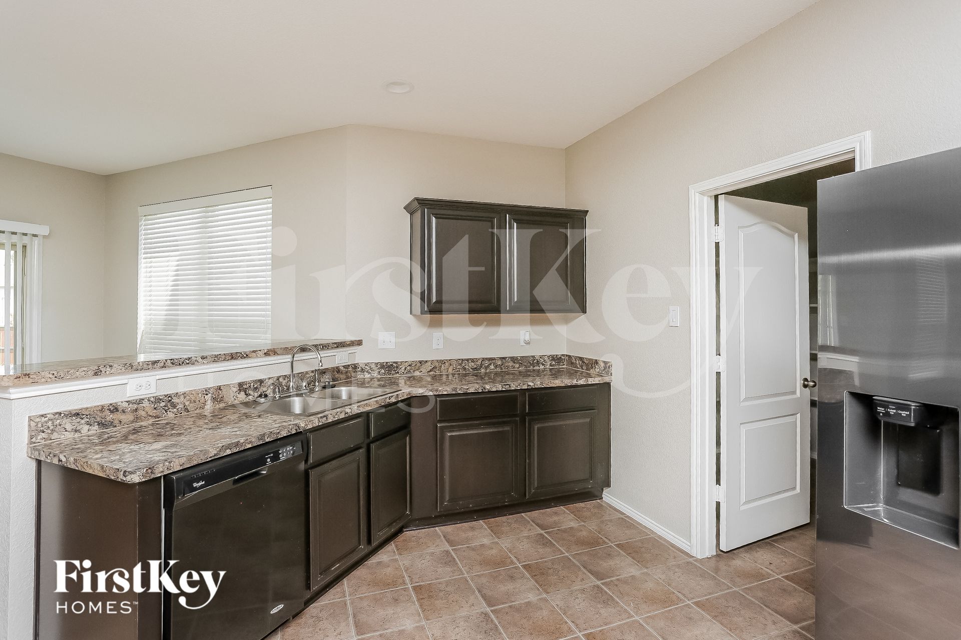 Building Photo - 4252 Glen Abbey Dr