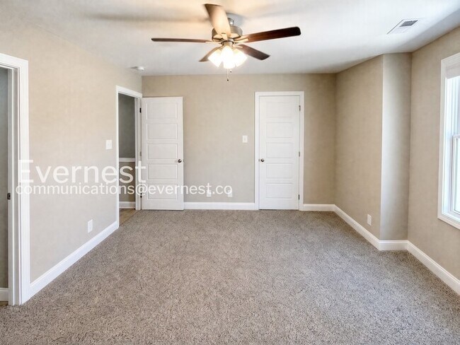 Building Photo - Limited Time Special Offer / 3 Bed, 2 Bath Home with Garage / Pet-Friendly / Vouchers Accepted / ...