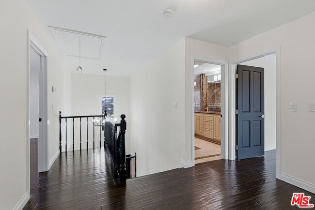 Building Photo - 1301 Angelus Ave