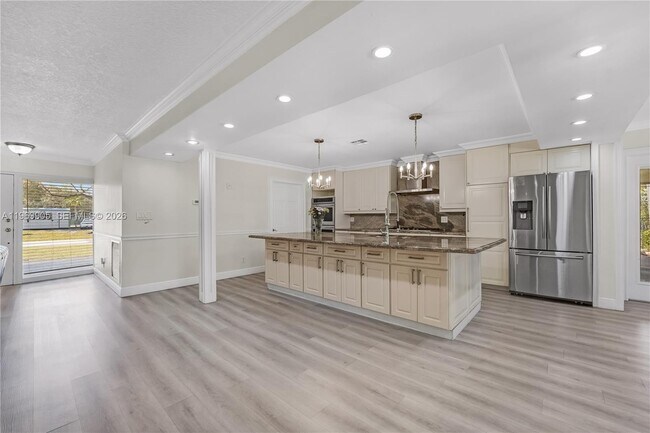 Building Photo - 215 Entrada Dr