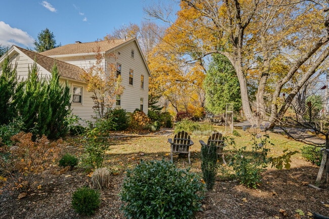 Building Photo - 105 Sill Ln