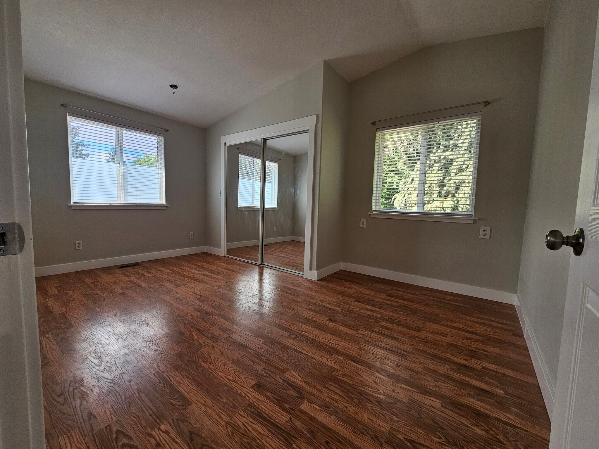 large bedroom - 13235 SE Oatfield Rd