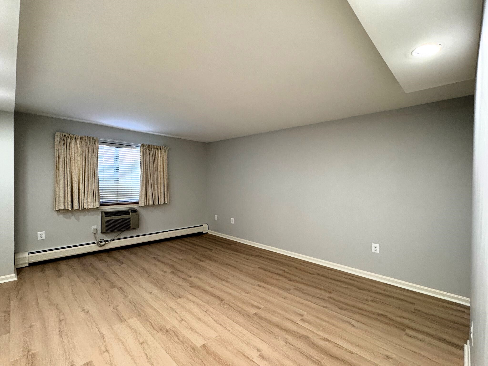 Building Photo - 131 Coolidge Ave