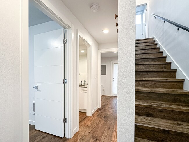 Building Photo - 1767 16th Ave S