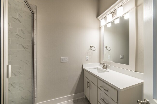 Building Photo - 6417 S 62nd St