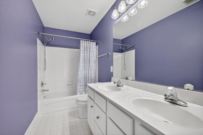 Building Photo - 12031 Arista Manor Way