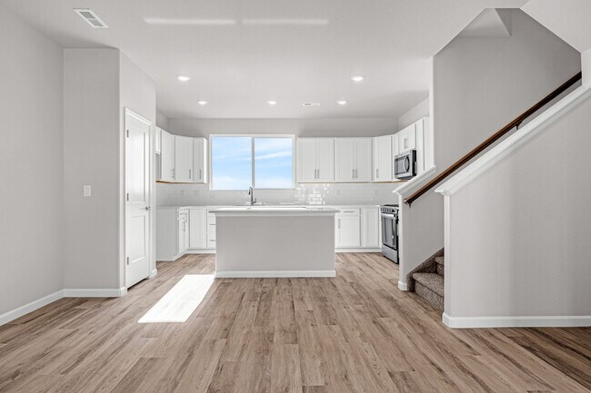 Building Photo - 717 Belleza Vw