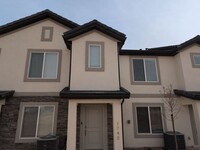 Building Photo - NEW 3 Bedroom 2 Bathroom Townhome in Long ...