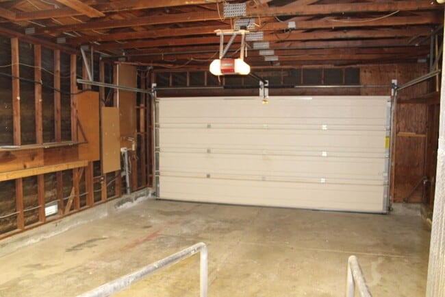 Building Photo - 1562 Partridge Dr