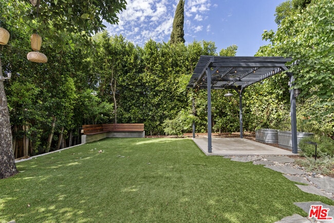 Building Photo - 4031 Camero Ave