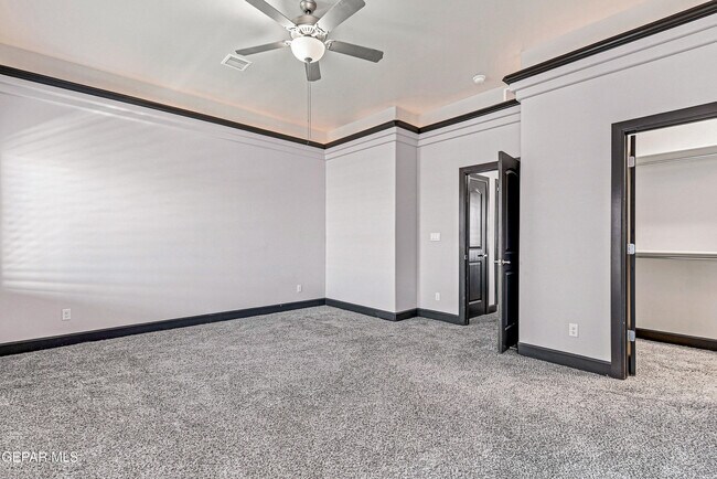 Building Photo - 12744 Midland Ct