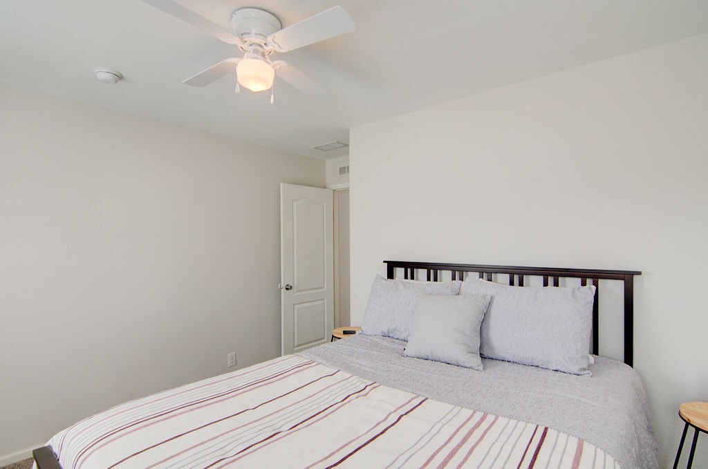 Building Photo - 120 Barnwood Cir