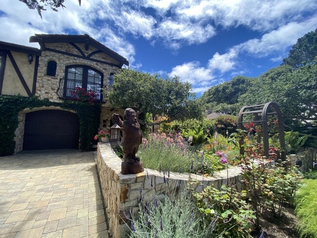 Building Photo - 0 Carmelo St