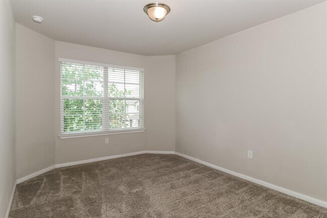 Building Photo - 9201 Sawyer Fay Ln