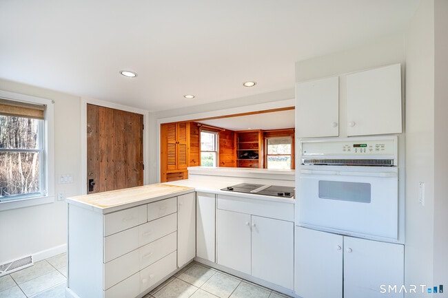 Building Photo - 1 Long Wall Rd