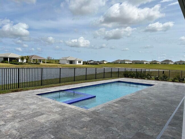 Building Photo - 11243 SW Pietra Wy