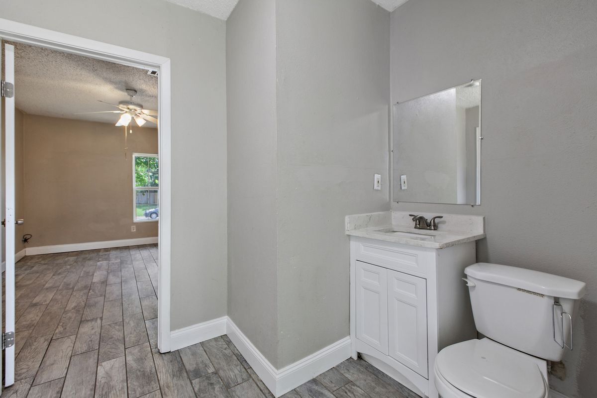 Building Photo - 6702 Colony Park Dr