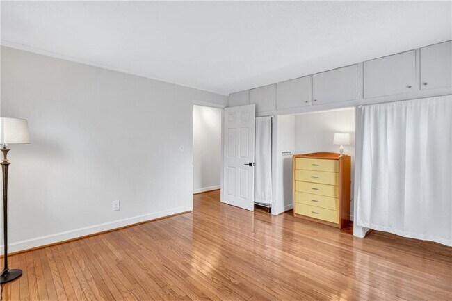 Building Photo - 5045 Chestnut Forest Ln