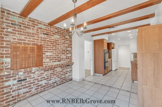 Building Photo - 4930 Bonniemae Way