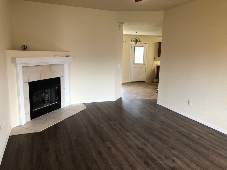 Living Room - 600 Woods Dr