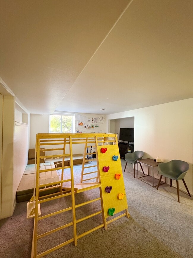 Building Photo - 1923 W Hampson Ave