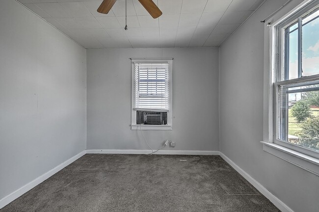 Building Photo - 109 Bettie St