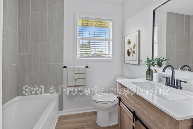 Building Photo - 1026 Bee Tree St