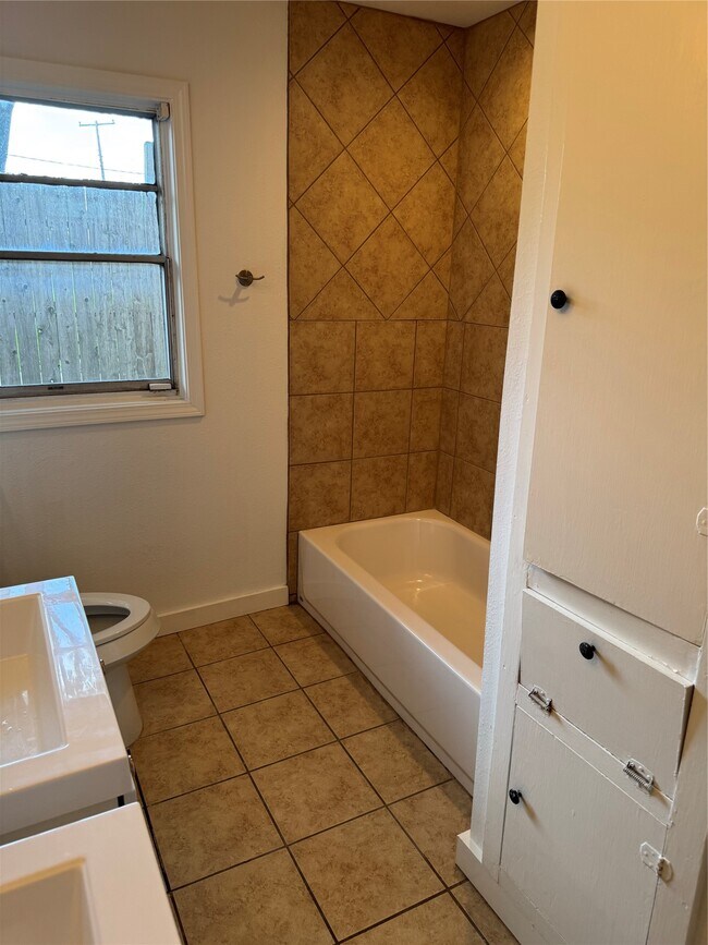 Building Photo - 6944 Burgess St
