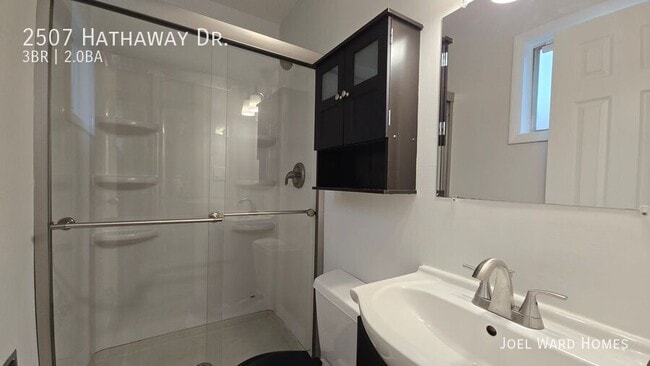 Building Photo - 2507 Hathaway Dr