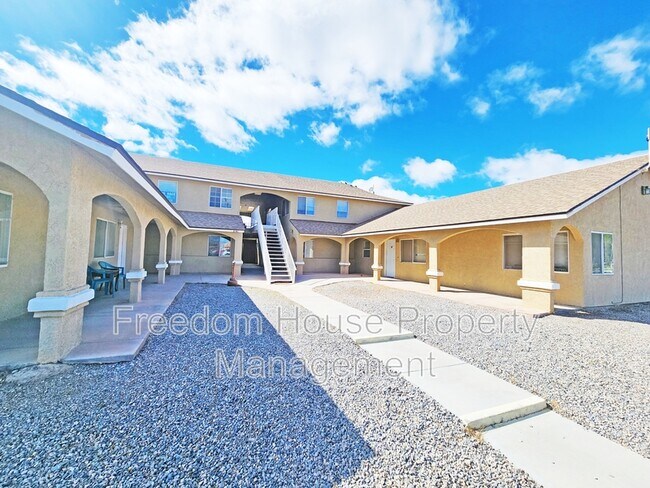 Building Photo - 2341 E Calvada Blvd