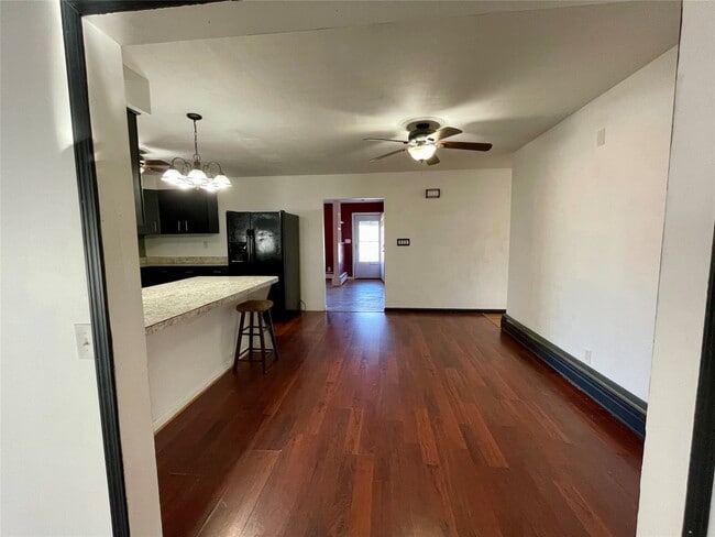 Building Photo - 705 N McKinley Ave