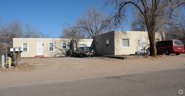 Primary Photo - 1513 Saunders Rd SW
