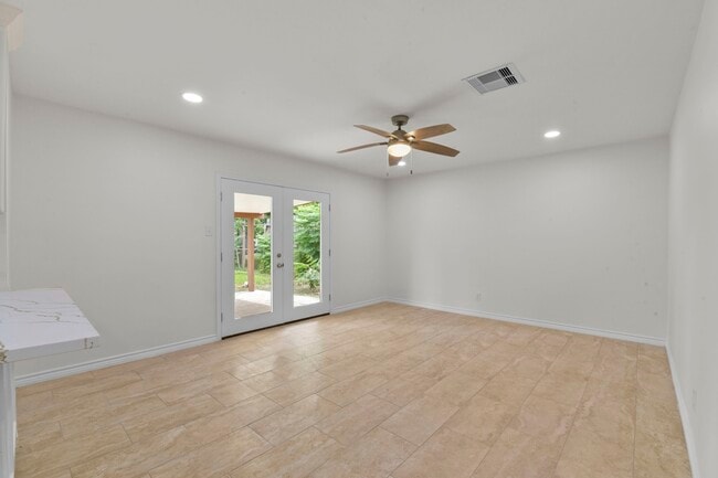 Building Photo - 5011 Redstart St
