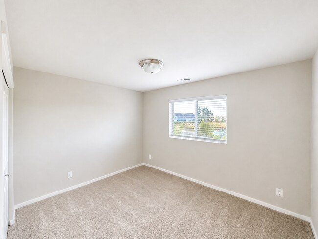 Building Photo - 18505 Alpine Way E