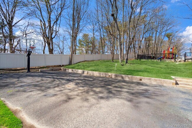Building Photo - 90 Foxwood Dr