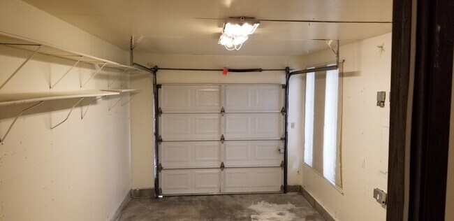 Building Photo - 757