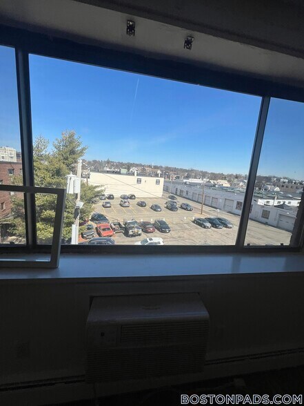 Building Photo - 20 Riverside St