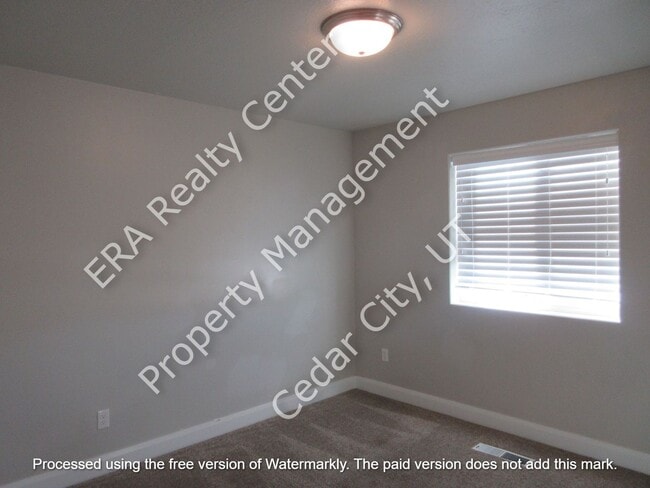 Building Photo - Move In Discount -3 bed 2.5 bath - Newer townhome in the heart of Cedar City!