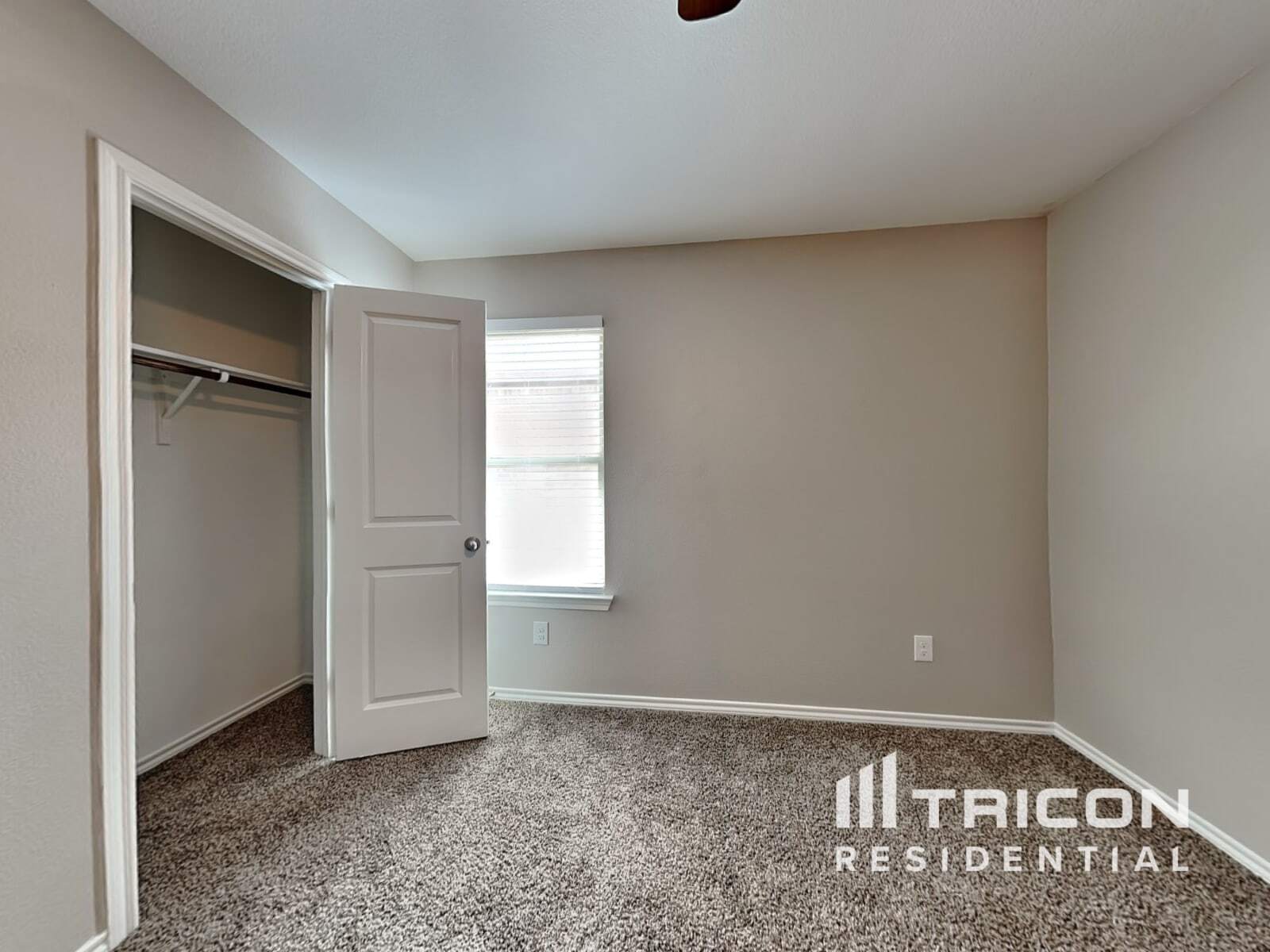 Building Photo - 821 Alton Dr