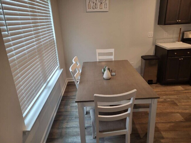 Building Photo - "Spacious Fully Furnished 4-Bedroom Townho...