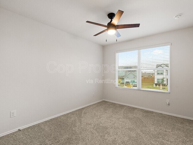 Building Photo - 374 Wayne Way