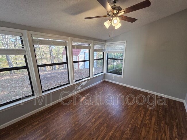 Building Photo - 3719 Crestview Pl