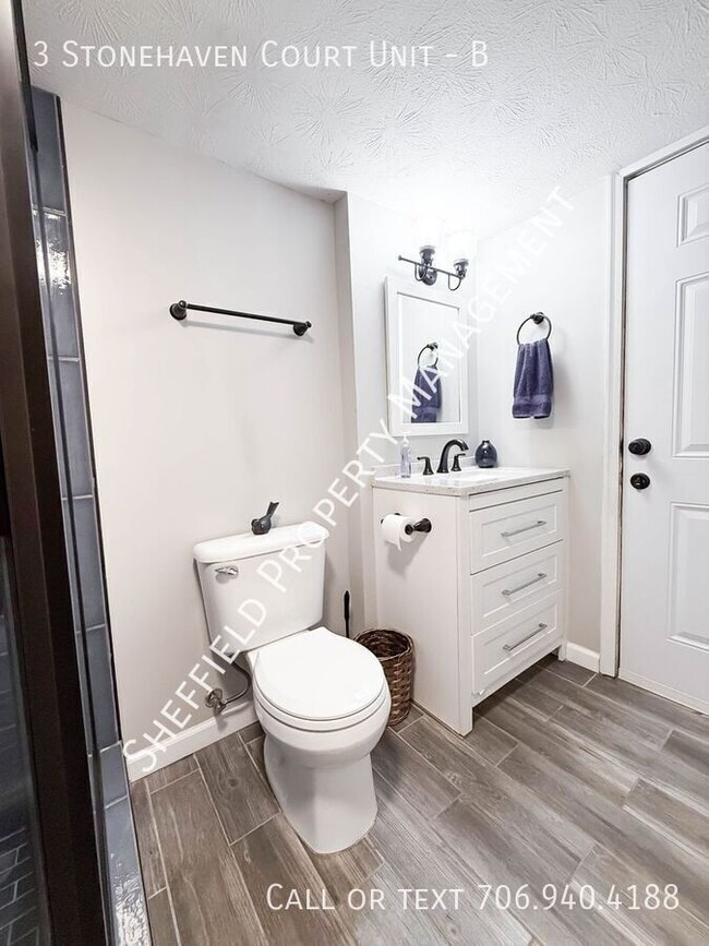 Building Photo - 3 Stonehaven Ct