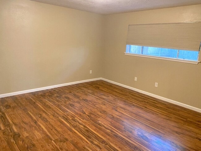 Building Photo - Bring the whole Family
