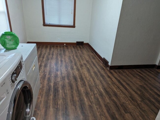 Building Photo - Ottoville 236