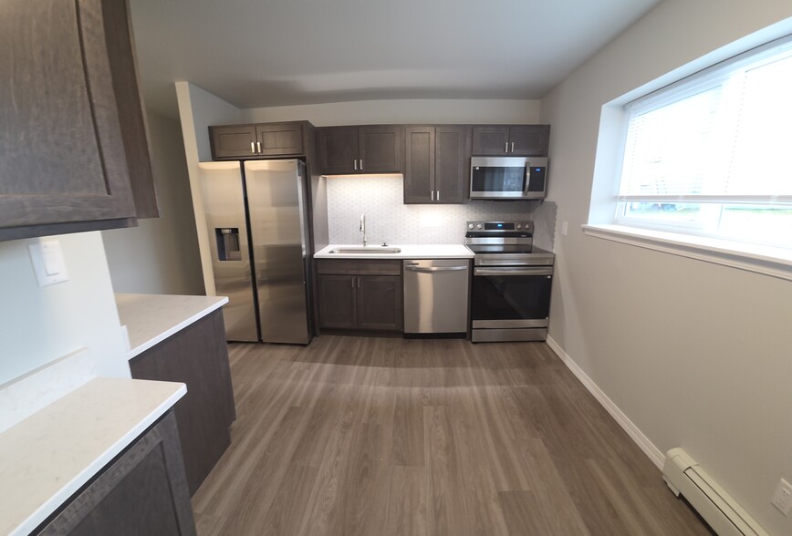 Building Photo - 405 S 20th Ave