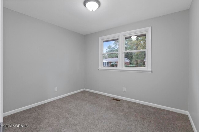 Building Photo - 124 Kitt Dr