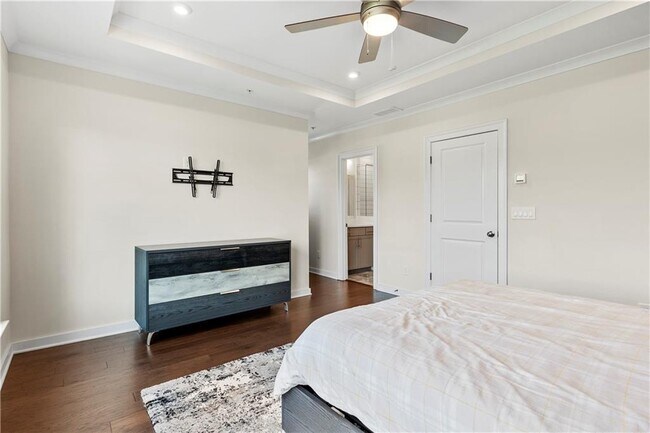 Building Photo - 2076 Holtz Ln
