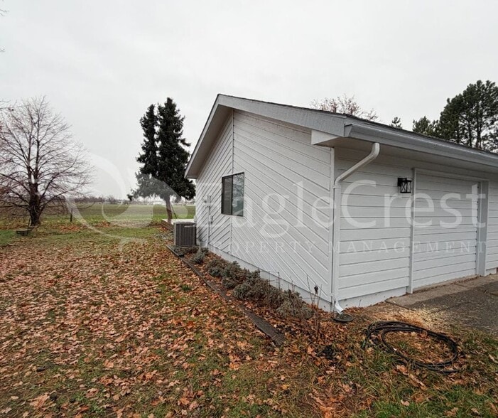 Building Photo - Renovated 3 Bedroom 2.5 Bath Country Home with Mountain Views & Wrap Around Porch!!