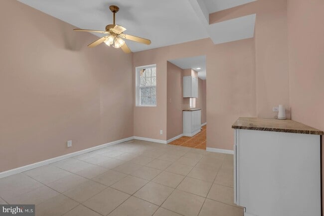 Building Photo - 1007 E Preston St